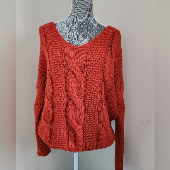 Lulu's Sweater - Picture 5 of 9